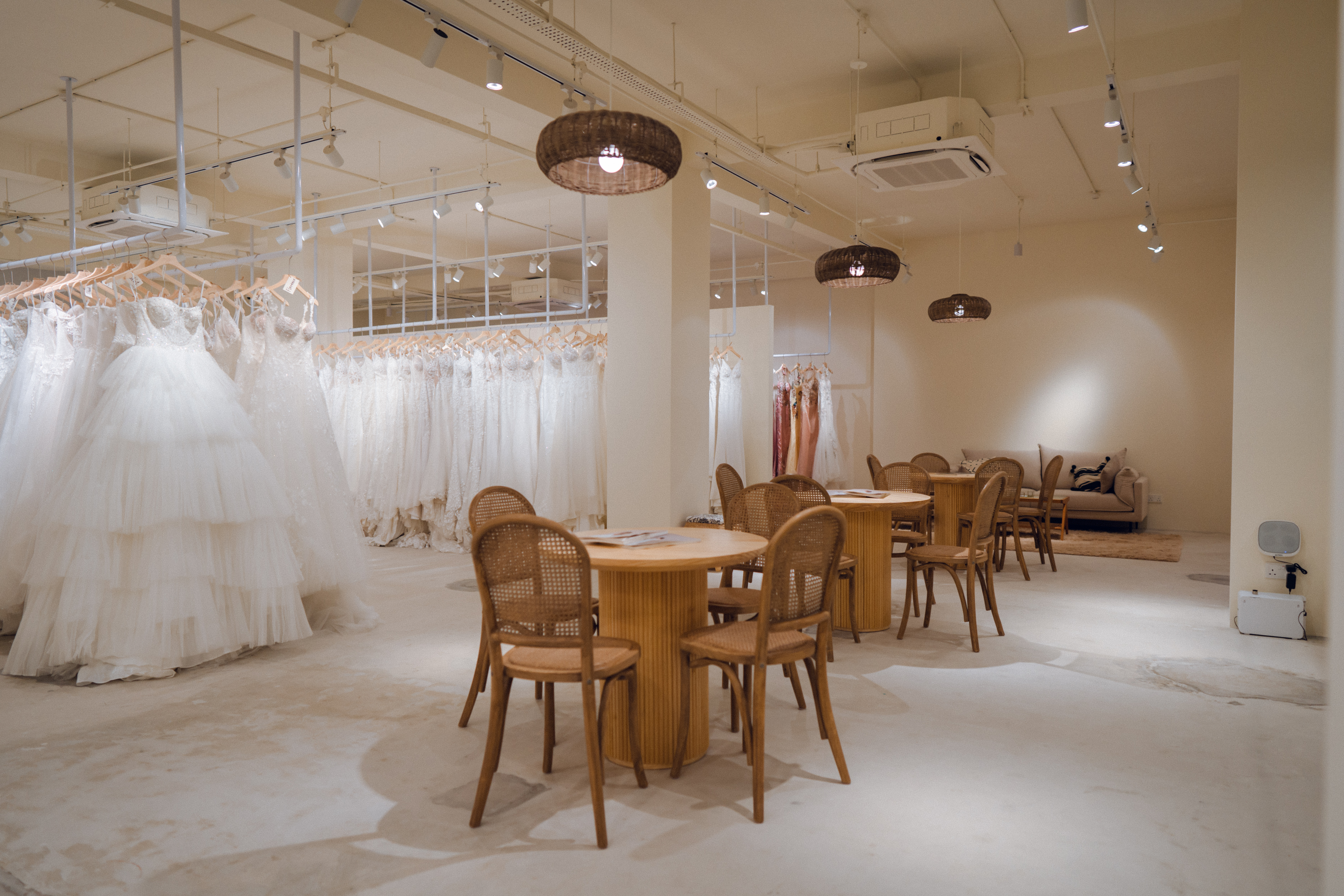 Try-on Beautiful Gowns